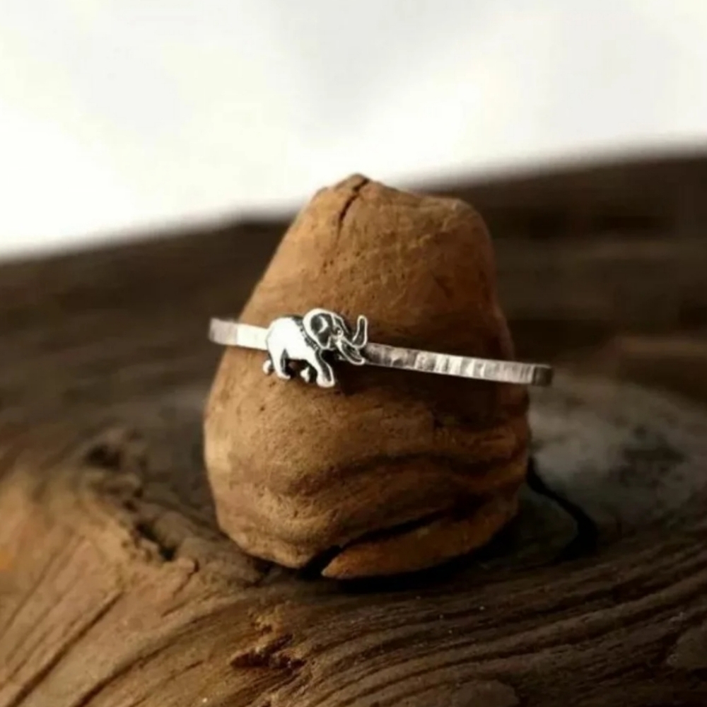 Size 8 Elephant Ring